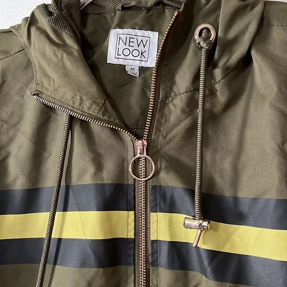 2/$20 Women’s NEW LOOK Olive Green Hooded Zip Up Jacket - Picture 2 of 9